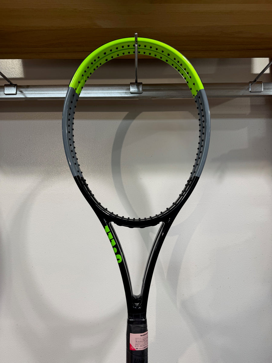 WILSON BLADE PRO 98 V7 – On Court (Racquet)!